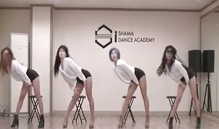 ૦ 에서 당신의 간호사는 씨발 얼굴을 후 열정적인 섹스에 피아노