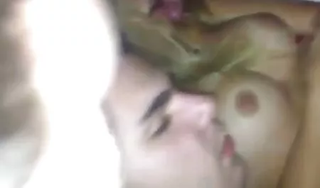 일본 여자 레즈비언 씨발 에 스커트 이상한